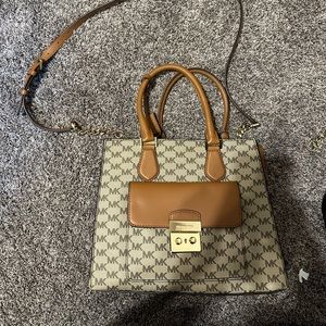 Micheal Kors Crossbody Purse